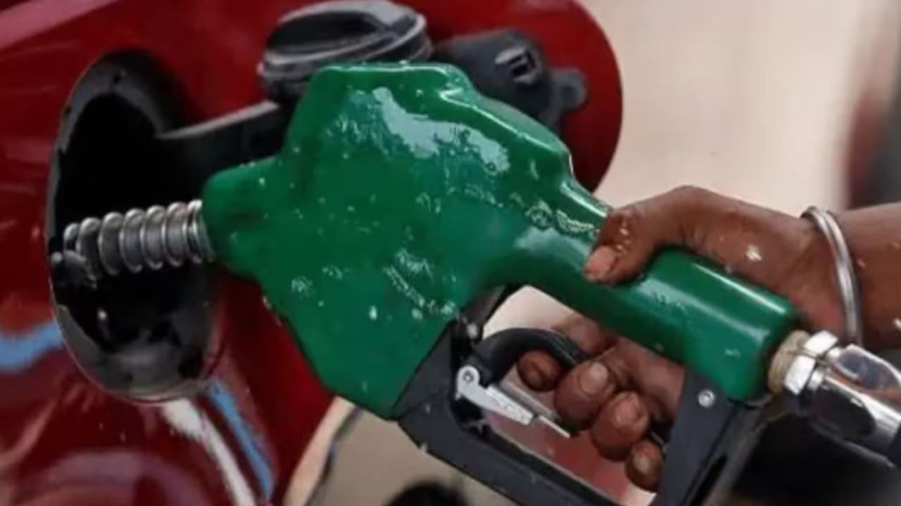 Nepal fuel crisis two day weekend Nepal fuel crisis two day weekend