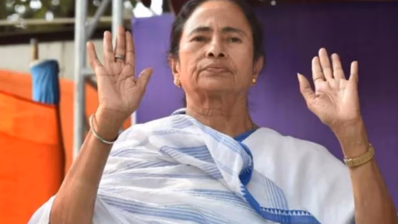 mamata banerjee trinamool congress bank accounts worth rs 440 crore frozen amid internal dispute mamata banerjee trinamool congress bank accounts worth rs 440 crore frozen amid internal dispute
