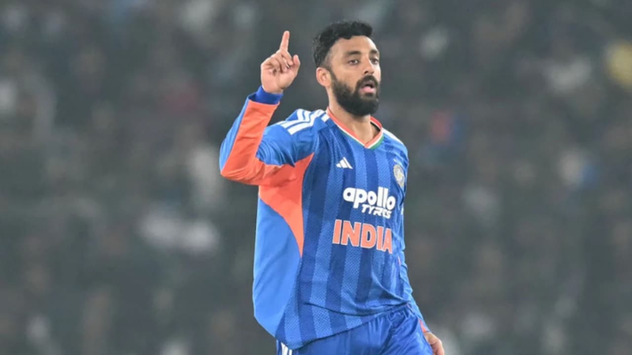 Varun Chakravarthy injured Varun Chakravarthy injured