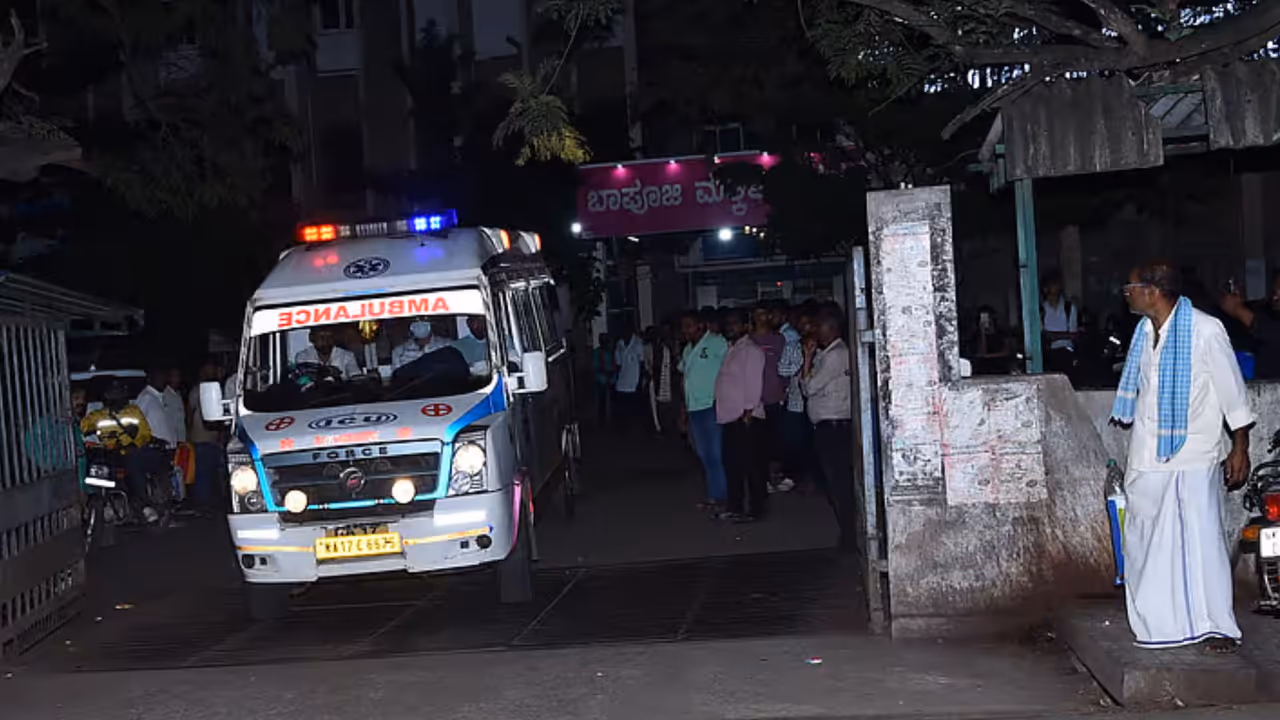 Zero traffic ambulance carrying infant meets tragic end in Karnataka Zero traffic ambulance carrying infant meets tragic end in Karnataka