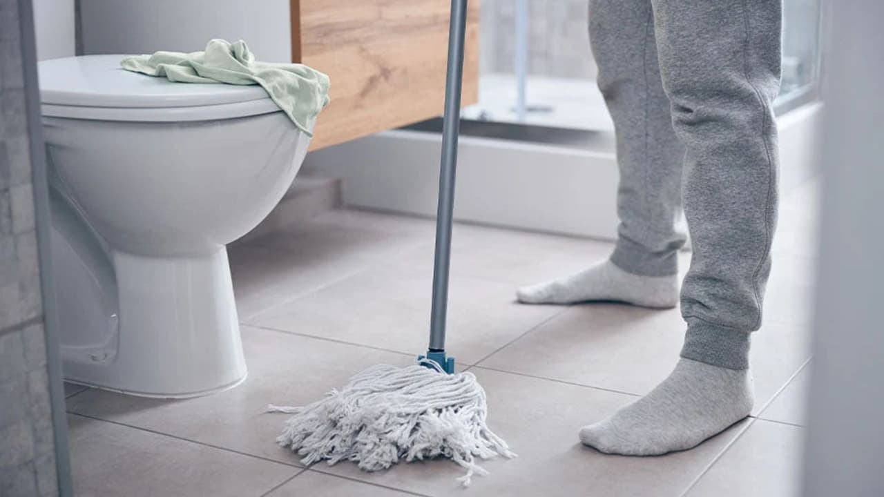 bathroom floor cleaning bathroom floor cleaning