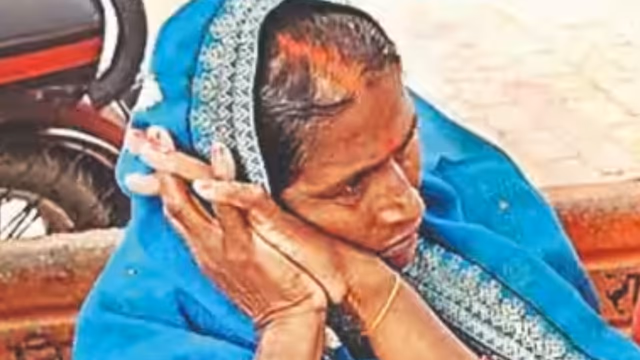 Swept away by Ganga river 15 days ago Bihar woman found in UP Swept away by Ganga river 15 days ago Bihar woman found in UP