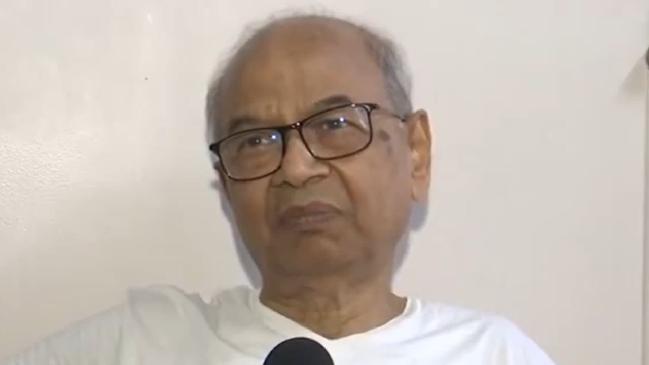 Advocate Rakesh Kishore CJI Shoe