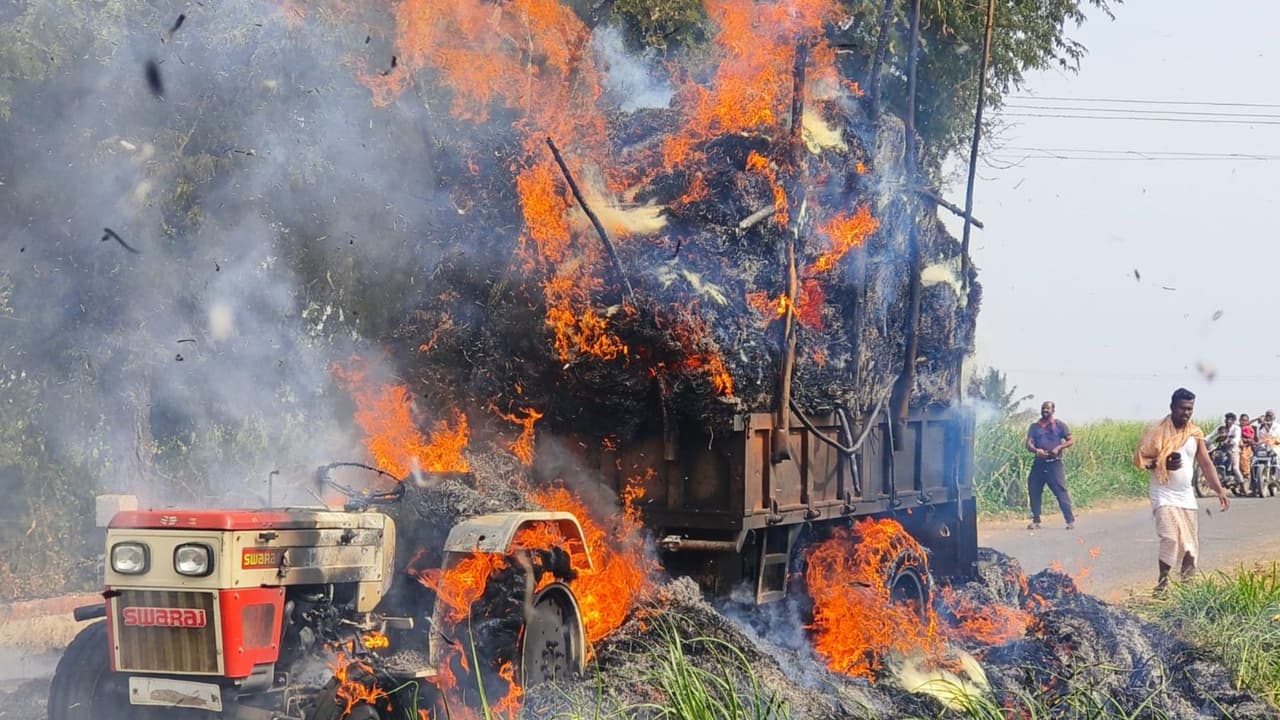 Bagalkot Farmer s tractor catches fire due to electric shock Bagalkot Farmer s tractor catches fire due to electric shock