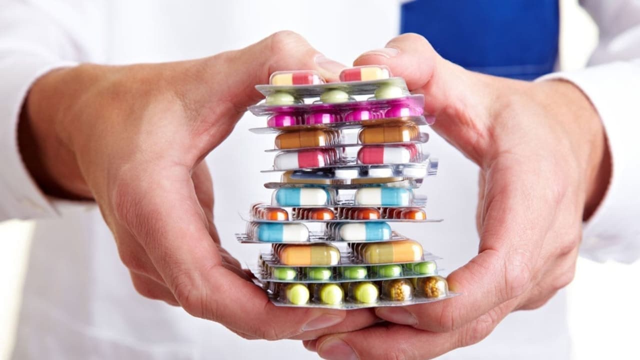 Bengaluru Fake medicine racket kingpin Prashanth detained in Azerbaijan. Bengaluru Fake medicine racket kingpin Prashanth detained in Azerbaijan.