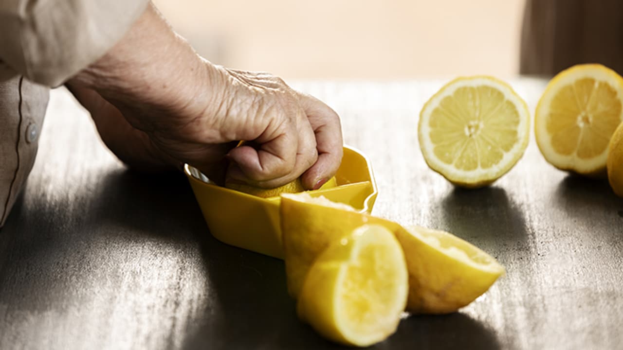 5 ways to use lemon peels