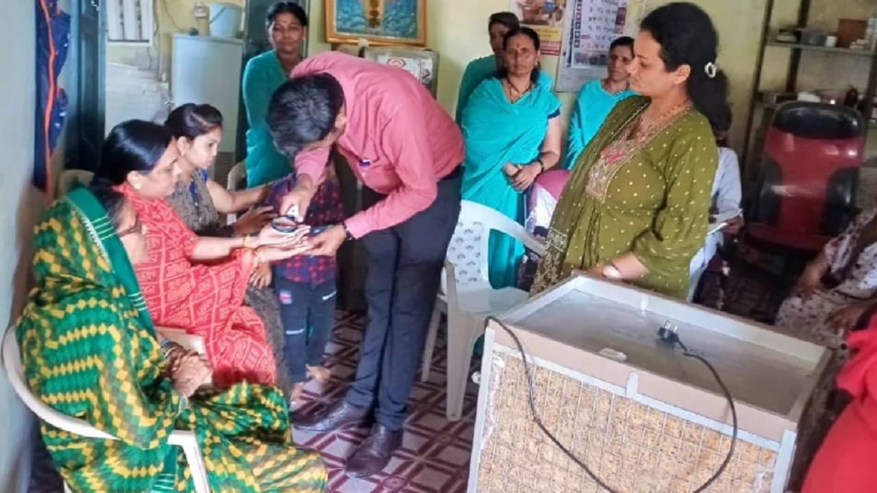 Buldhana cracks on hands