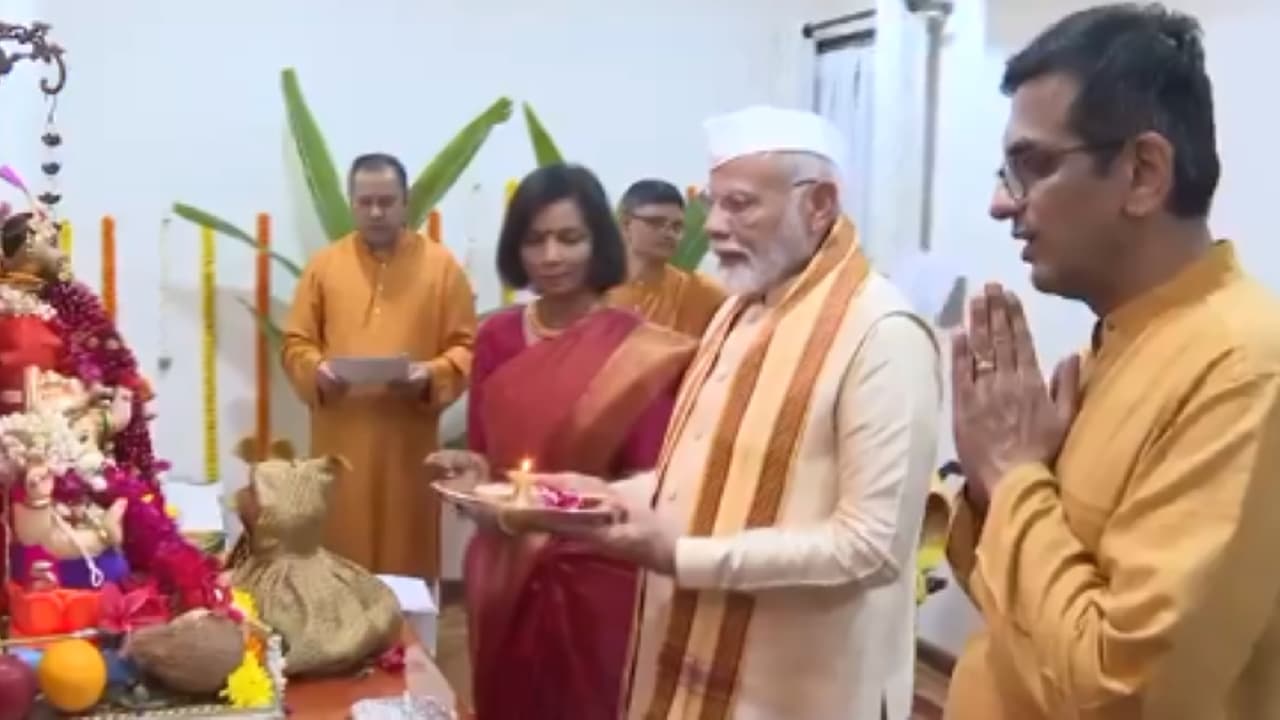 PM Modi at CJI house