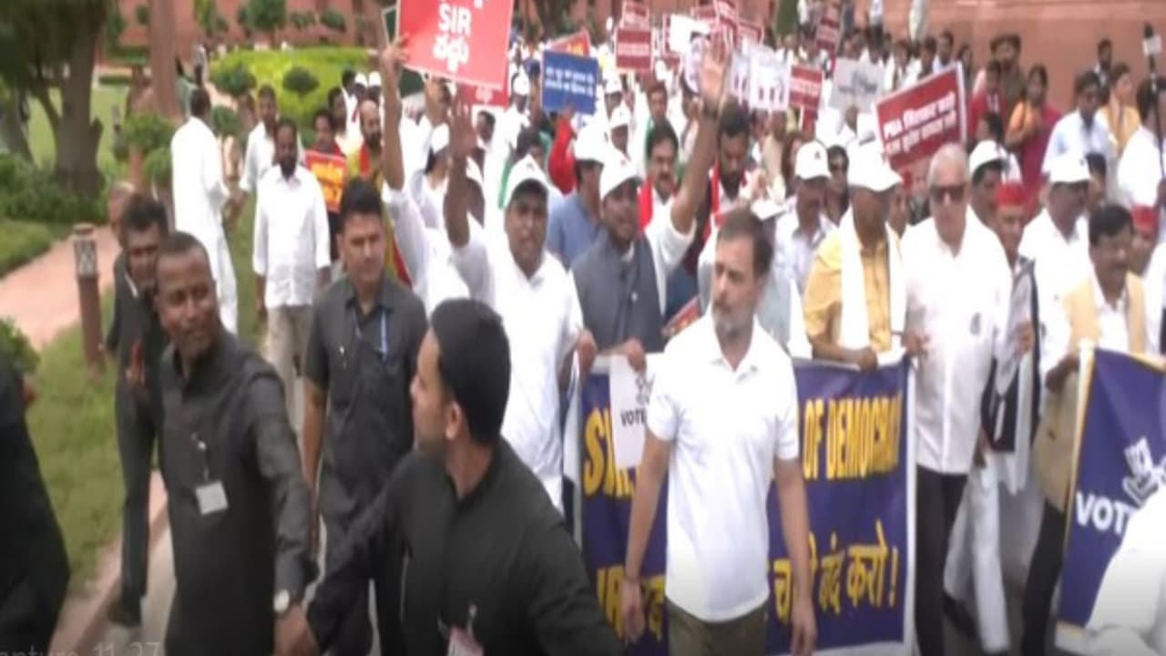 MPs march towards Election Commission's office 