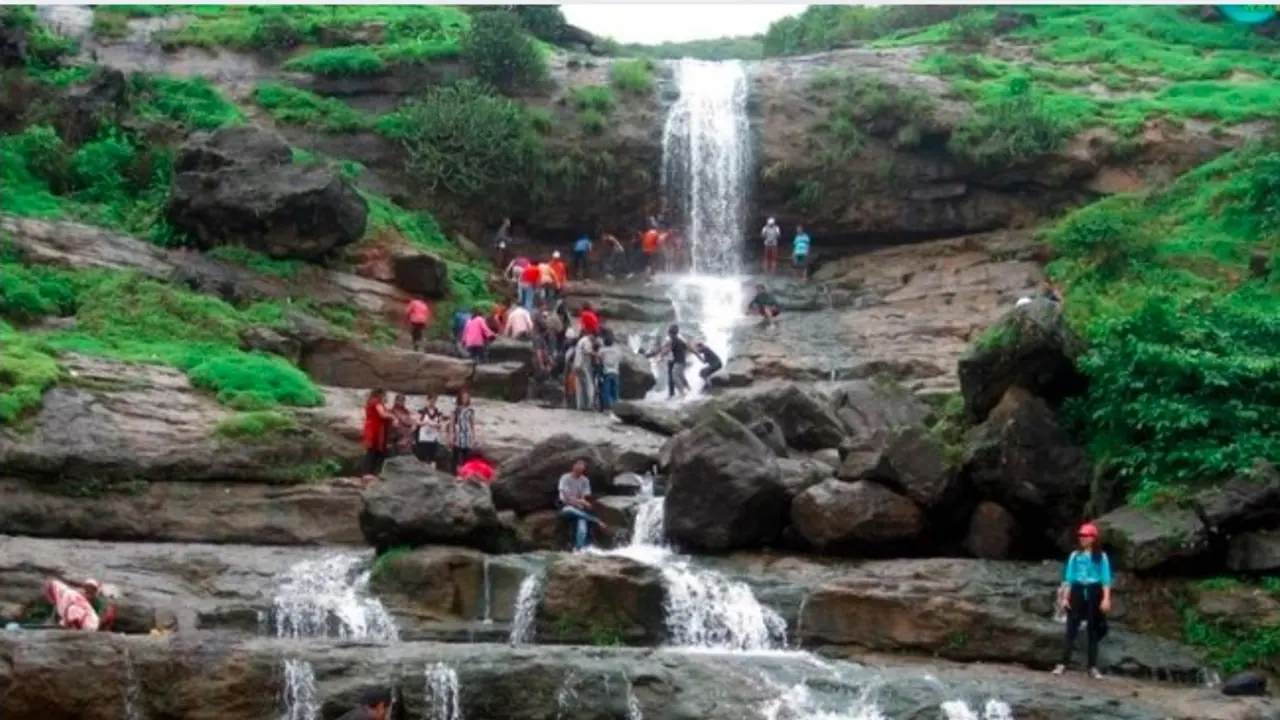 bhaje waterfall 