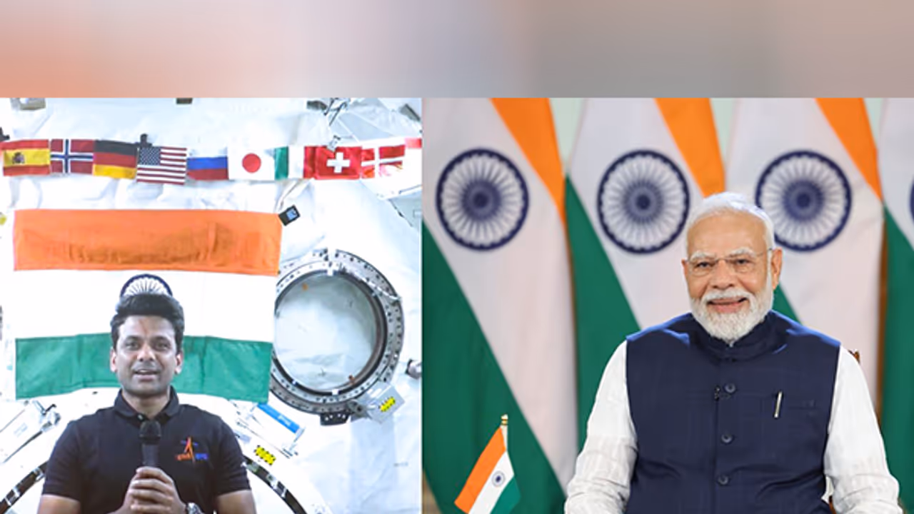 PM Modi interacts with Shubhanshu Shukla (Photo/X@PMO)