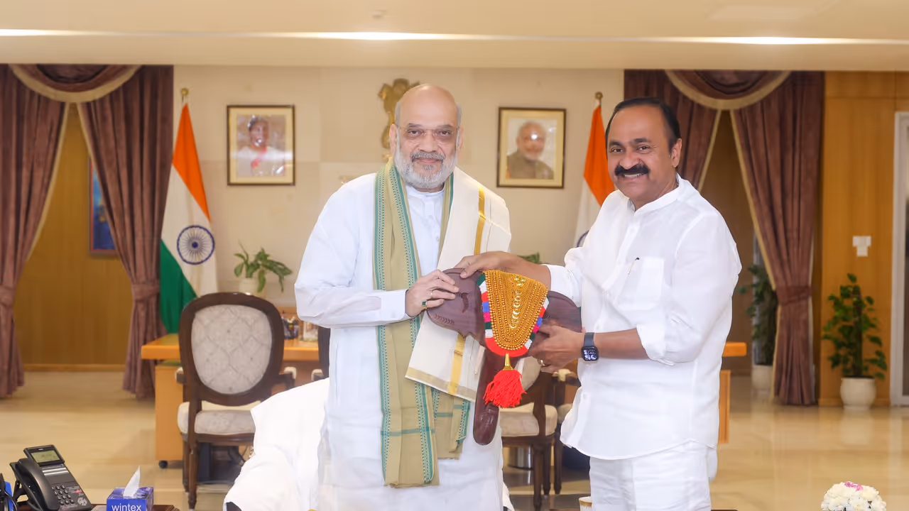 vd satheesan meets amit shah amid controversy over ed raids in kerala vd satheesan meets amit shah amid controversy over ed raids in kerala