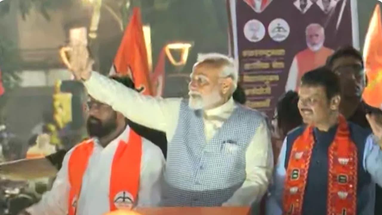 pm modi at mumbai 
