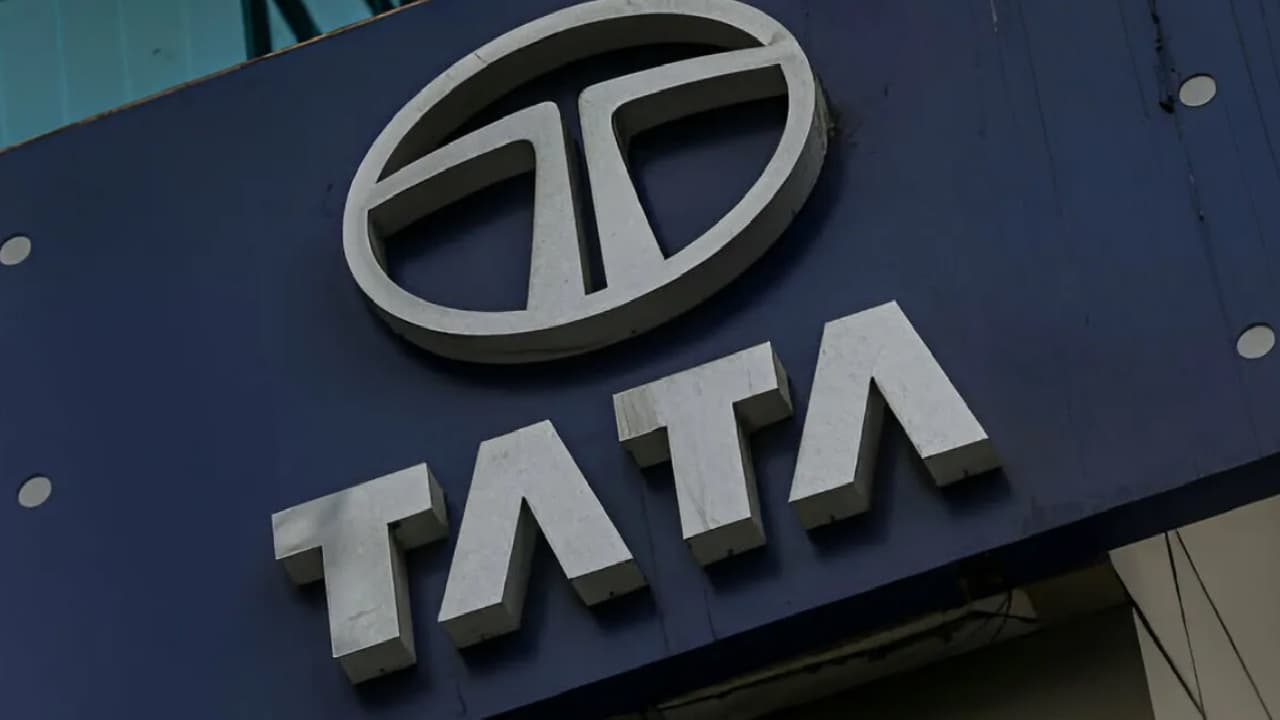 Turmoil in Tata Group Mistry resigns as trustee what is really happening
