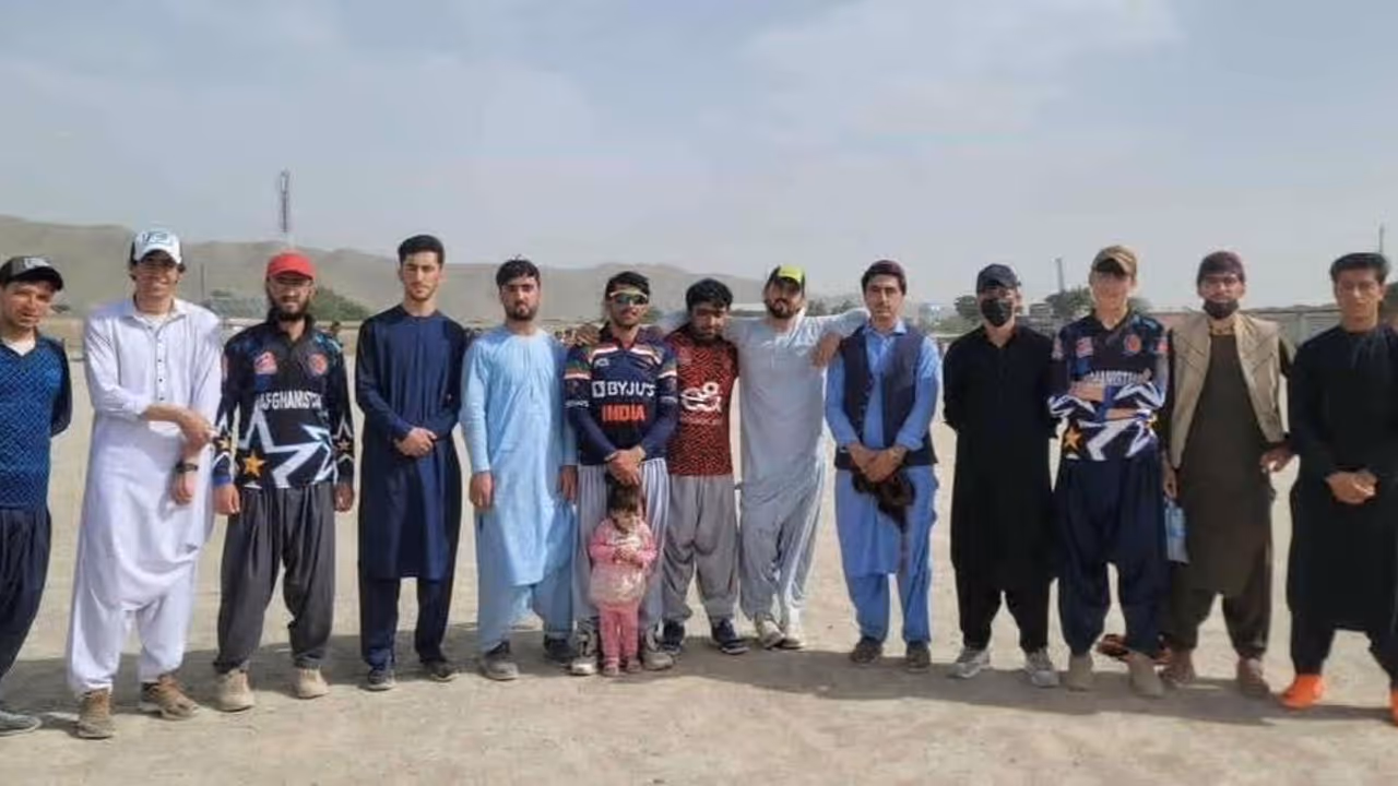 Afghanistan cricketers Sibghatullah, Haroon, Kabeer Agha along with other cricketers.