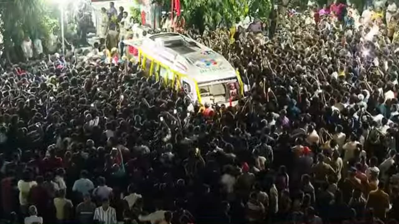 VS Achuthanandan VS Achuthanandan