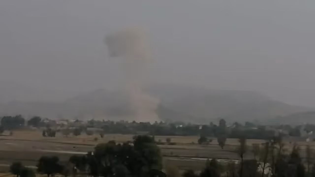 13 soldiers killed in suicide attack in northwest Pakistan 13 soldiers killed in suicide attack in northwest Pakistan