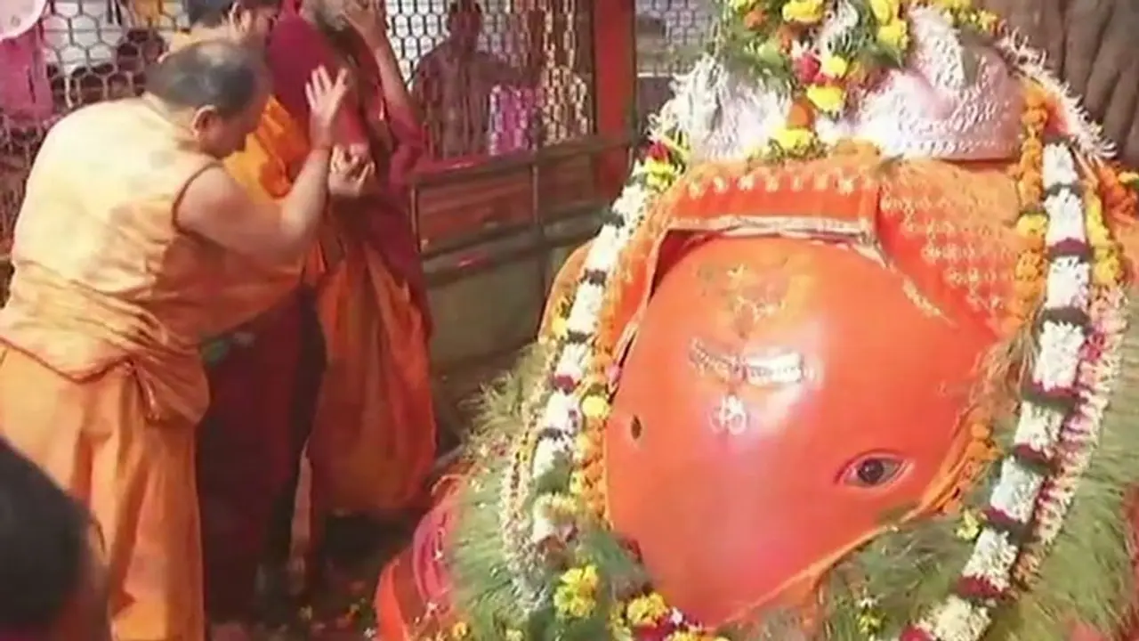 महाराष्ट्र में गणेशोत्सव की धूम, हर तरफ श्रद्धा और उत्साह का माहौल