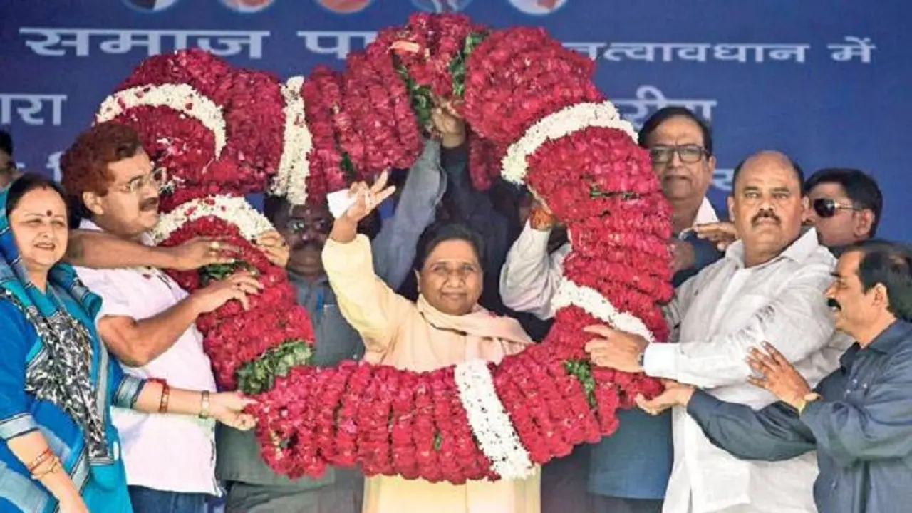 माया ने पूर्वांचल में खेला सोशल इंजीनियरिंग कार्ड, विपक्षी दलों की बढ़ाई मुश्किलें