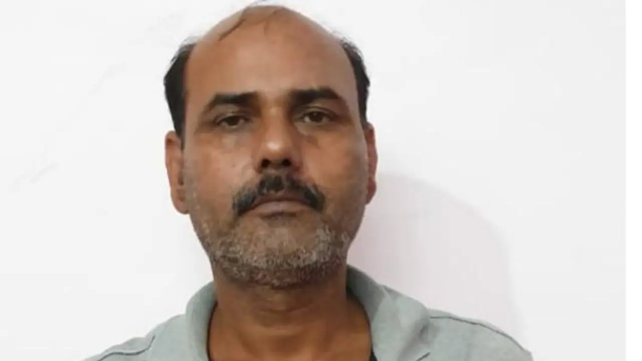 यूपी पुलिस को मिली बड़ी सफलता, कई जिलों में वांछित ईनामी बदमाश गिरफ्तार