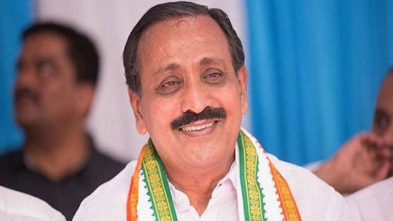 വീട്ടില്‍ തെന്നിവീണ് നിയുക്ത എംപി എംകെ രാഘവന് പരിക്ക് | Mk Raghavan Mp ...