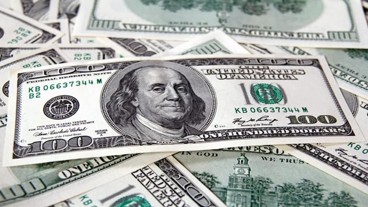 ಅಮೆರಿಕ ಅಧ್ಯಕ್ಷ ಡೊನಾಲ್ಡ್ ಟ್ರಂಪ್ ಅವರ ತೆರಿಗೆ ಪರಿಣಾಮ ದ್ವಿಪಕ್ಷೀಯ ವ್ಯಾಪಾರ ಒಪ್ಪಂದದ ಅನಿಶ್ಚಿತತೆ ಮುಂದುವರೆದಿರುವ ಬೆನ್ನಲ್ಲೇ ಡಾಲರ್ ಎದುರು ರುಪಾಯಿ ಮೌಲ್ಯ ಕುಸಿತ | Rupee Hits All Time Low Of 88 10 Against Us Dollar ಅಮೆರಿಕ ಅಧ್ಯಕ್ಷ ಡೊನಾಲ್ಡ್ ಟ್ರಂಪ್ ಅವರ ತೆರಿಗೆ ಪರಿಣಾಮ ದ್ವಿಪಕ್ಷೀಯ ವ್ಯಾಪಾರ ಒಪ್ಪಂದದ ಅನಿಶ್ಚಿತತೆ ಮುಂದುವರೆದಿರುವ ಬೆನ್ನಲ್ಲೇ ಡಾಲರ್ ಎದುರು ರುಪಾಯಿ ಮೌಲ್ಯ ಕುಸಿತ | Rupee Hits All Time Low Of 88 10 Against Us Dollar