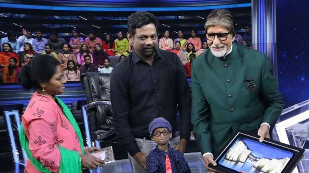 Paa in reel meets real: Amitabh Bachchan greets Shreyash suffering from Progeria