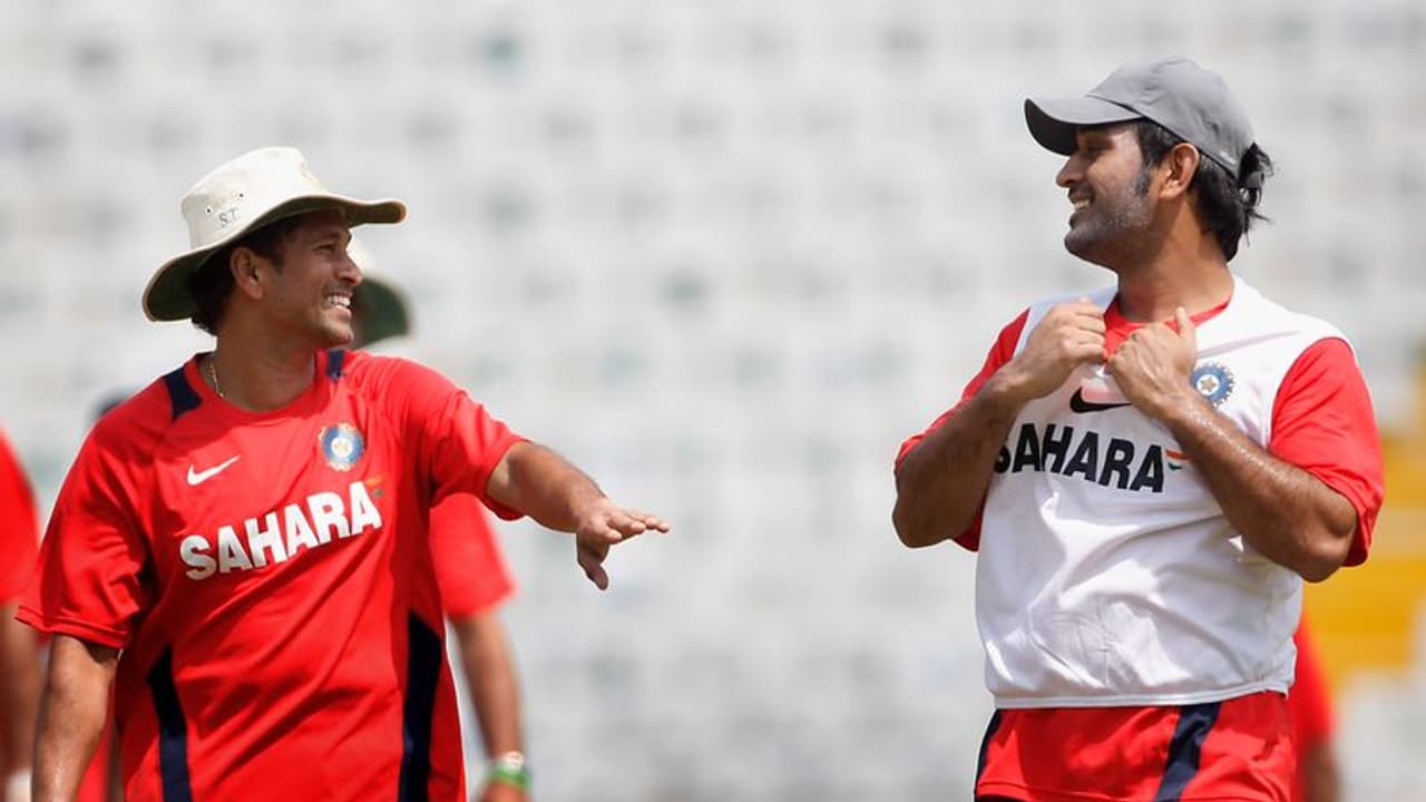 2011ವಿಶ್ವಕಪ್ ಫೈನಲ್ನಲ್ಲಿ ಧೋನಿ 3ನೇ ಕ್ರಮಾಂಕಕ್ಕೆ ಪ್ರಮೋಷನ್: ಇಂಟ್ರೆಸ್ಟಿಂಗ್ ಮಾಹಿತಿ ಬಿಚ್ಚಿಟ್ಟ ಸಚಿನ್ 2011ವಿಶ್ವಕಪ್ ಫೈನಲ್ನಲ್ಲಿ ಧೋನಿ 3ನೇ ಕ್ರಮಾಂಕಕ್ಕೆ ಪ್ರಮೋಷನ್: ಇಂಟ್ರೆಸ್ಟಿಂಗ್ ಮಾಹಿತಿ ಬಿಚ್ಚಿಟ್ಟ ಸಚಿನ್