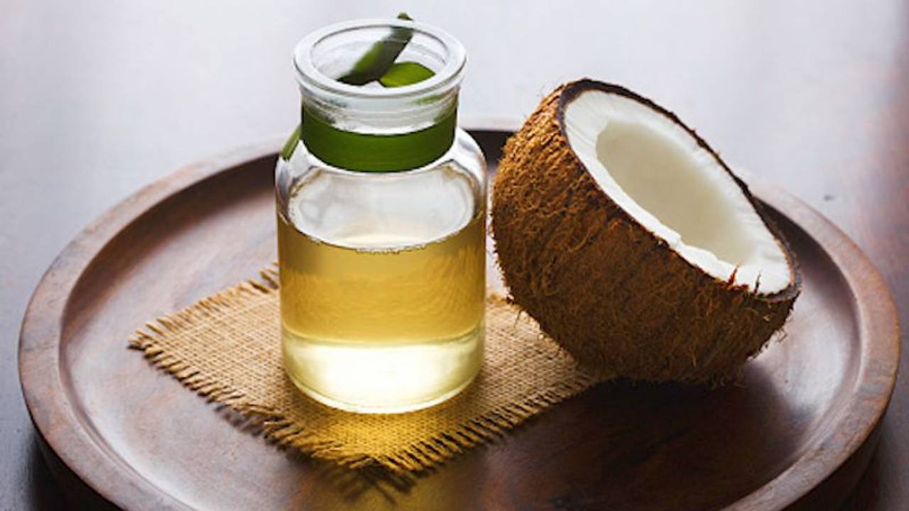 Use coconut oil in your daily beauty routine to up your glam game
