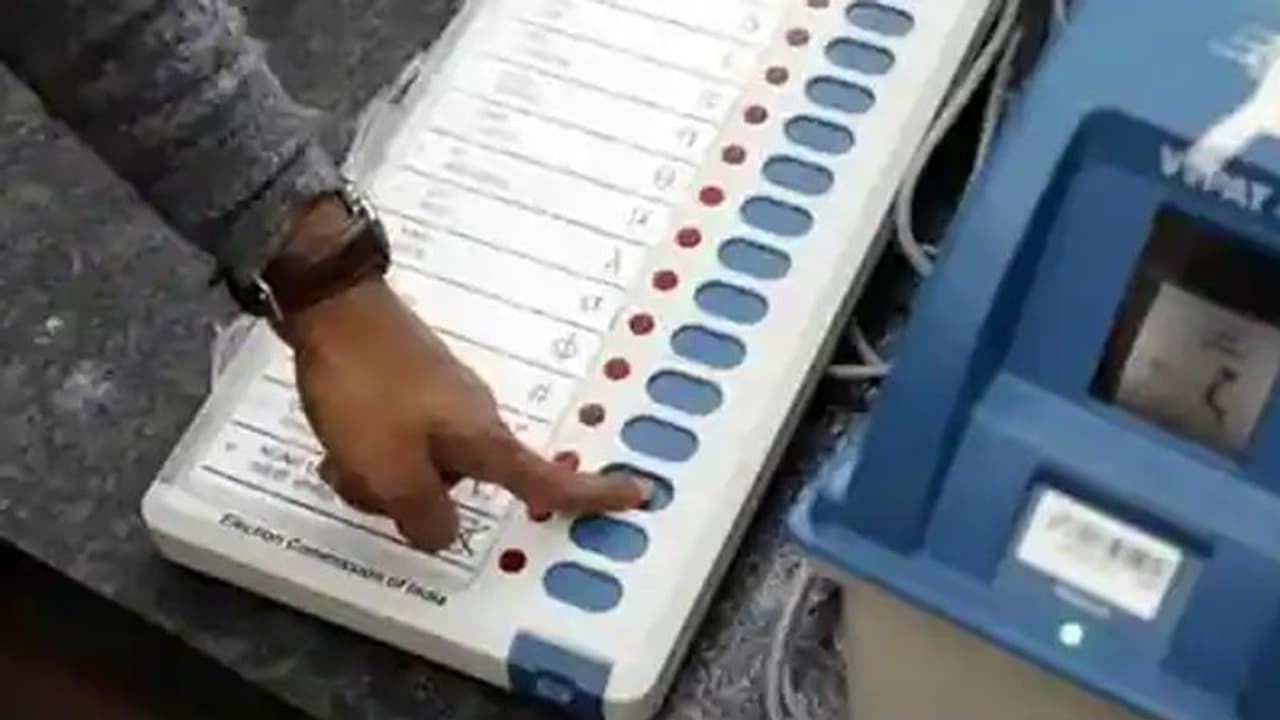 ಚುನಾವಣೆ ಮುಗಿದ ಮೇಲೆ EVM ಗಳನ್ನು ಸುಟ್ಟು ಹಾಕ್ತಾರಾ? ಹಾಗಿದ್ರೆ ಆ ಯಂತ್ರಗಳನ್ನು ಏನ್ ಮಾಡ್ತಾರೆ?