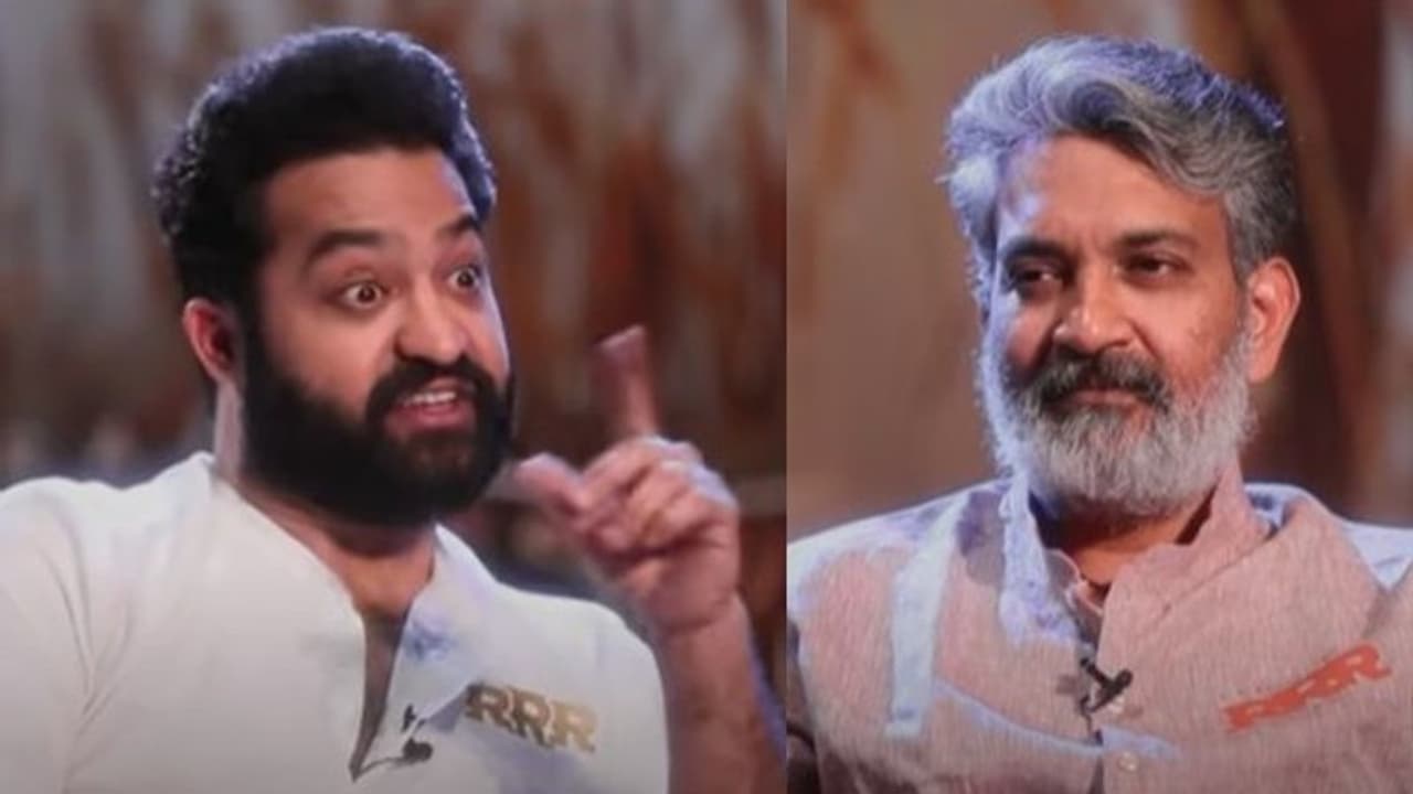 ಆ ವಿಷಯದಲ್ಲಿ ಜೂ.ಎನ್ಟಿಆರ್ಗೆ ಪತ್ನಿ ಪ್ರಣತಿ ವಾರ್ನಿಂಗ್.. ಮನೆಯ ಗುಟ್ಟು ಬಿಚ್ಚಿಟ್ಟ ರಾಜಮೌಳಿ ಆ ವಿಷಯದಲ್ಲಿ ಜೂ.ಎನ್ಟಿಆರ್ಗೆ ಪತ್ನಿ ಪ್ರಣತಿ ವಾರ್ನಿಂಗ್.. ಮನೆಯ ಗುಟ್ಟು ಬಿಚ್ಚಿಟ್ಟ ರಾಜಮೌಳಿ