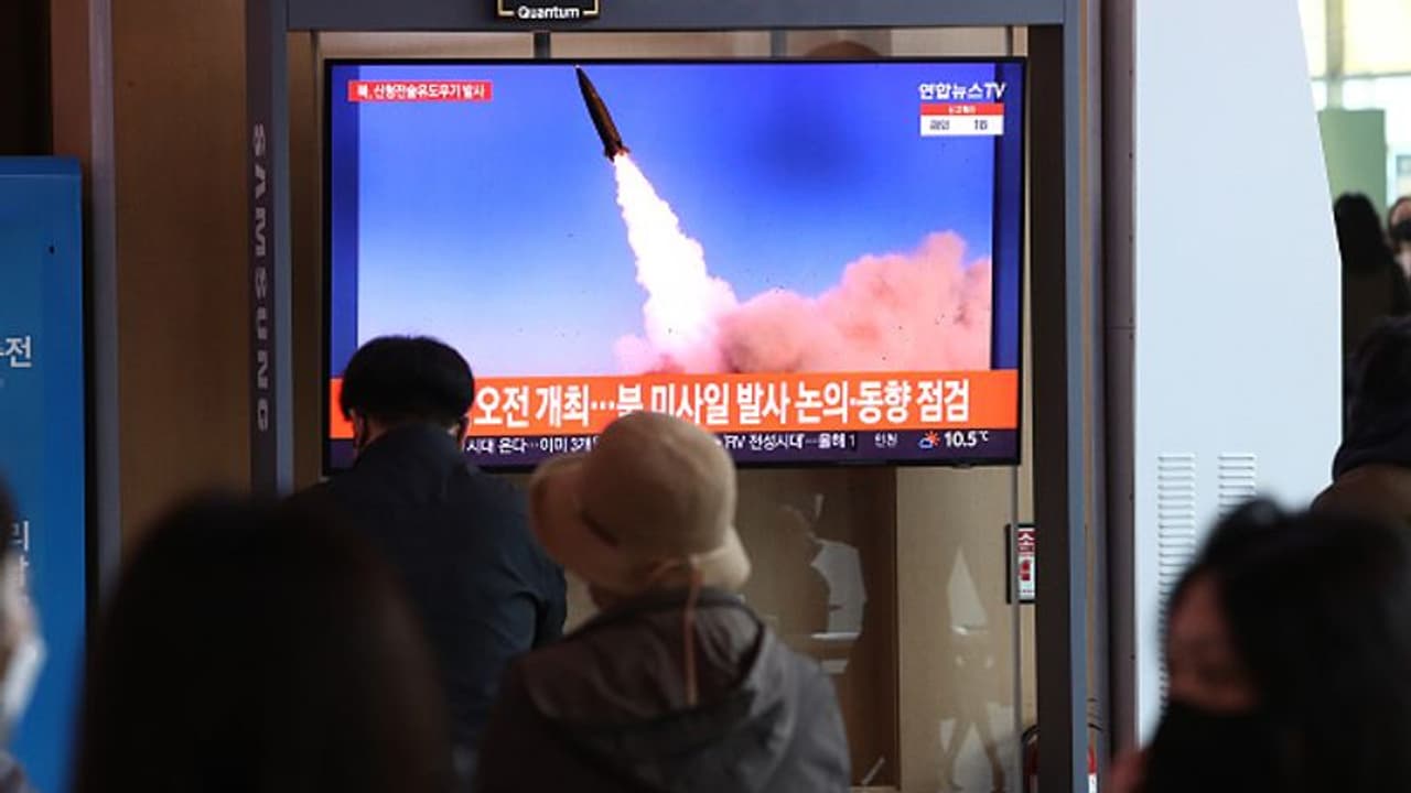 Japan issues emergency alert, asks residents to go underground as North ...