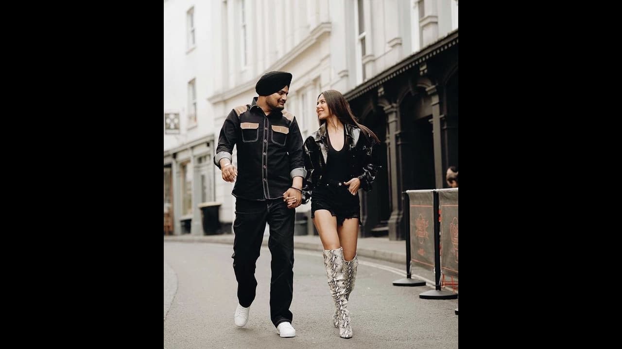 (Video) When Sidhu Moose Wala opened his heart in front of Sonam Bajwa on TV-watch