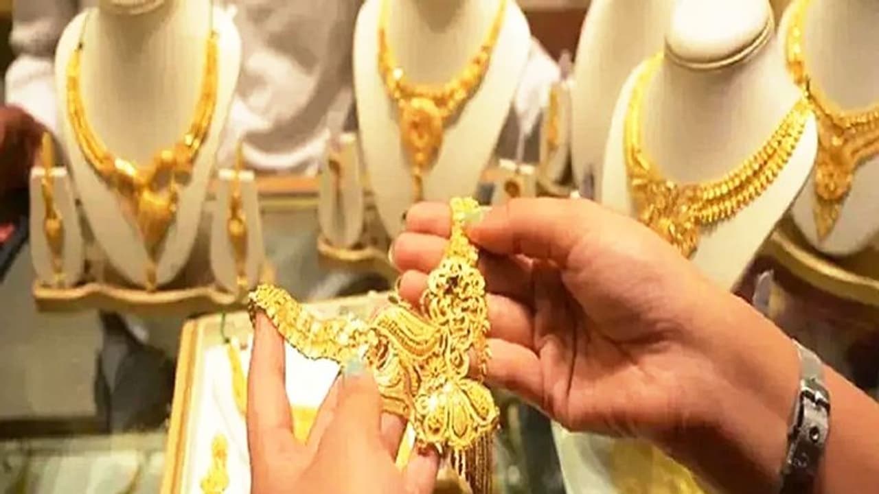सोने-चांदीच्या दरात सुधारणा; मुंबईत २४ कॅरेट सोने १,४७,७४० रुपये