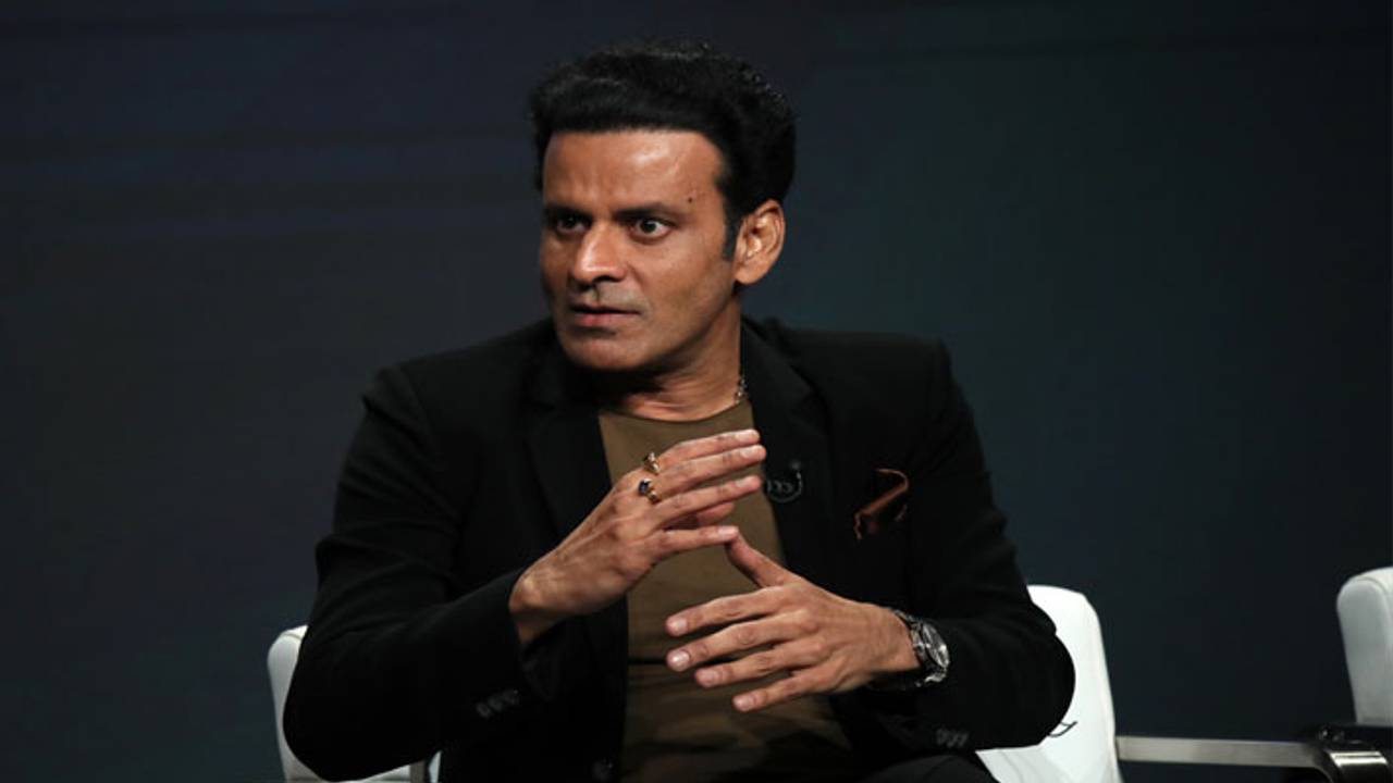 मनोज बाजपेयी को हीरोइन के साथ इस हालत में देख सन्न रह गईं थी पत्नी ...