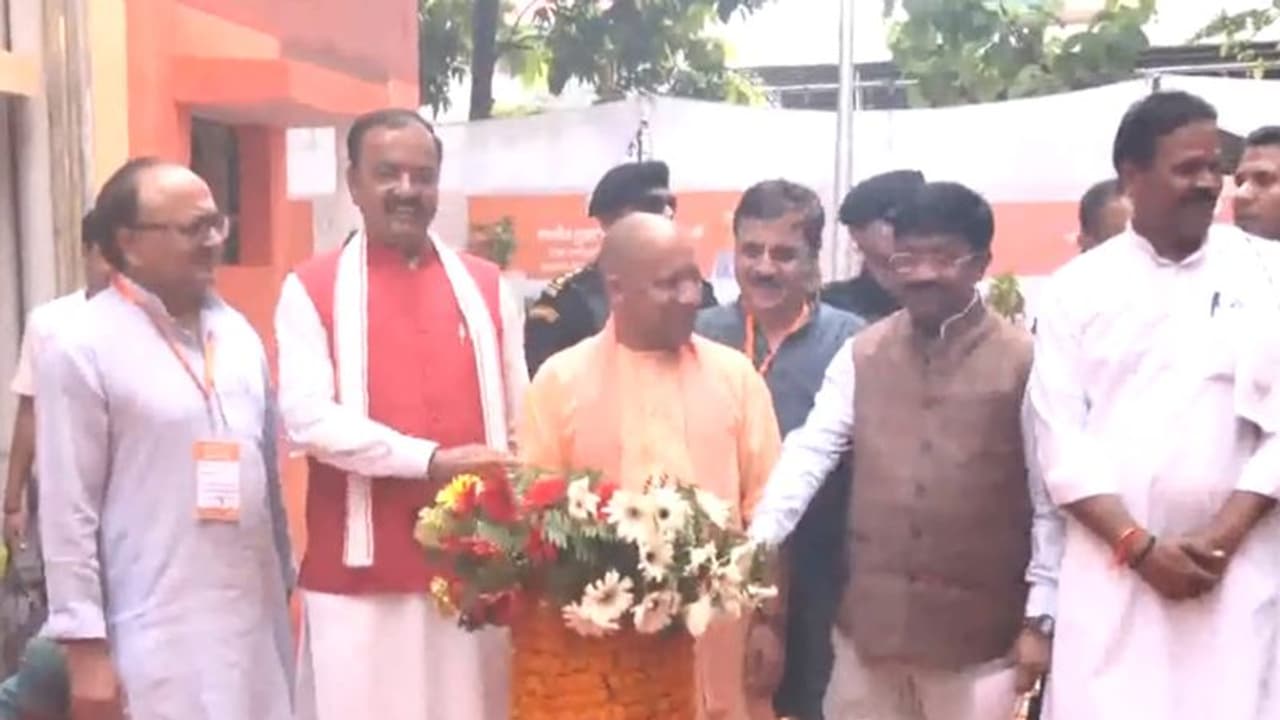 Uttar Pradesh: CM Adityanath hands over 76 flats to poor built on land ...