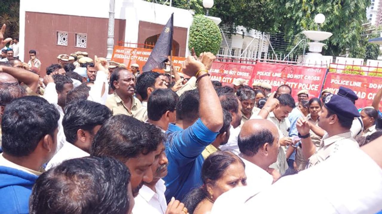 అభ్యంతరాలపై ప్రభుత్వ వివరణ అందలేదని గవర్నర్ చెప్పారు.. టీఎంయూ నేత థామస్ ...