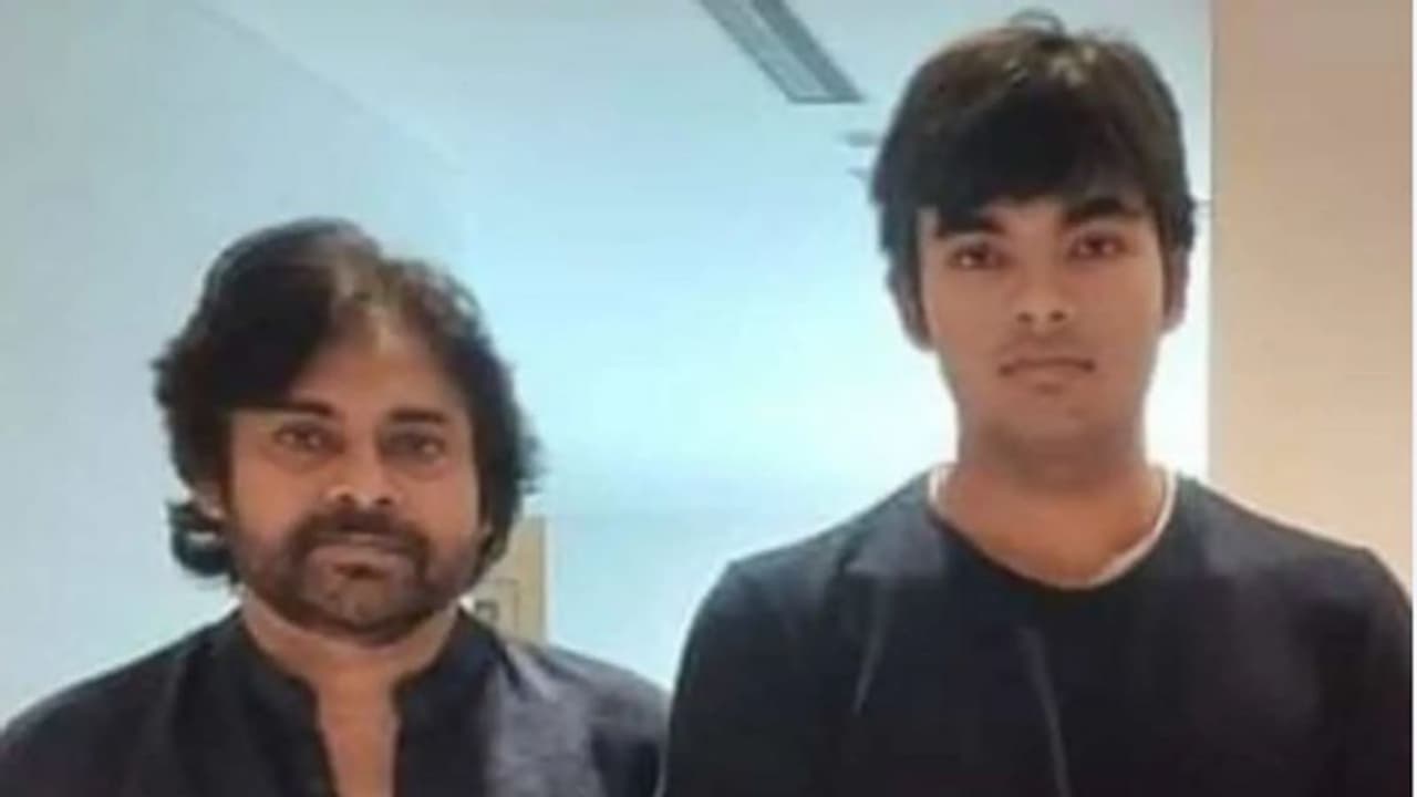 కల్కి థియేటర్ వద్ద అకీరాకు చెమటలు పట్టించిన ఫ్యాన్స్... భయంతో పరుగులు ...