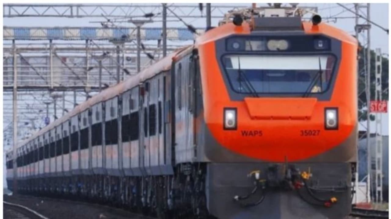 Sadharan Machine സാധാരണക്കാരനും കുറഞ്ഞ നിരക്കിൽ സുഖയാത്ര, പാവങ്ങളുടെ വന്ദേ ഭാരത് ...