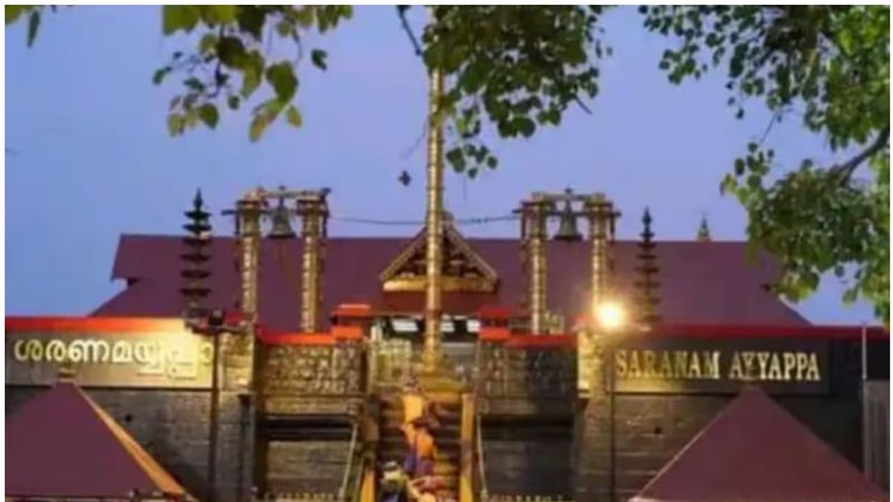 തുലാമാസ പൂജയ്ക്കായി ശബരിമലയിൽ ഭക്തജന പ്രവാഹം, വൻ ബുക്കിങ്; നട തുറക്കുന്ന നാളെ മാത്രം 30000 പേർ ദർശനത്തിനെത്തും