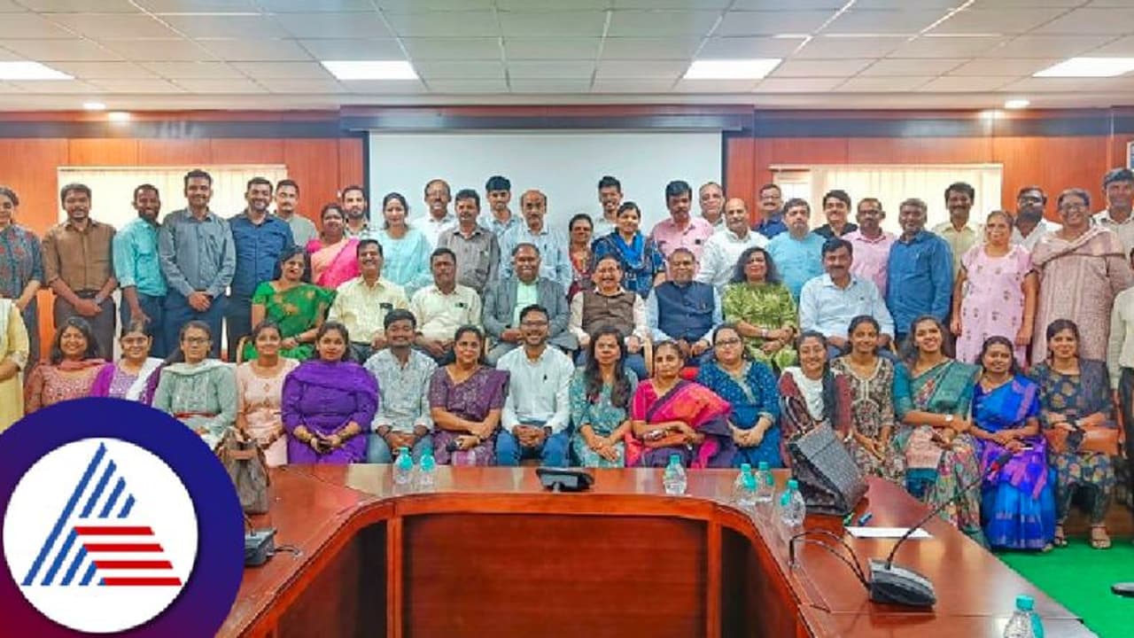 ಮಾಧ್ಯಮ ಶಿಕ್ಷಣದ ಮರುವಿನ್ಯಾಸ ಅನಿವಾರ್ಯ; ಪ್ರೊ.ಬಿ.ಕೆ.ರವಿ ಅಭಿಪ್ರಾಯ | A ...