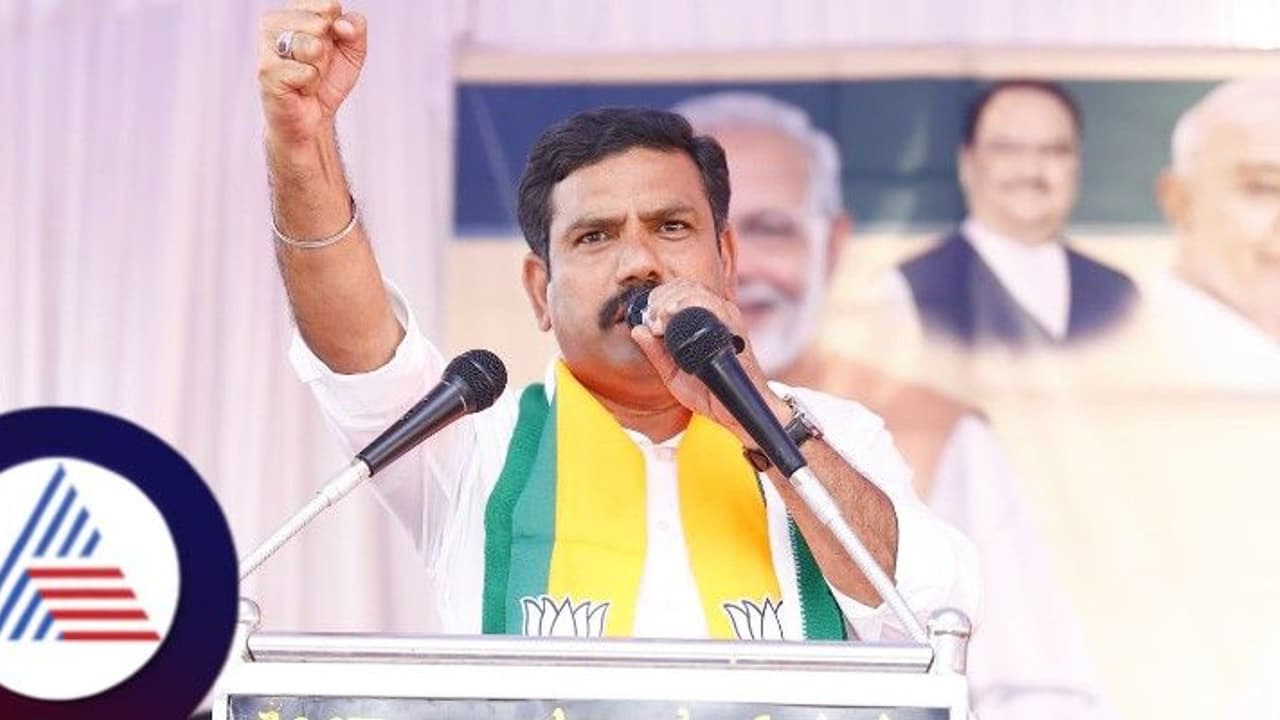 ಕಾಂಗ್ರೆಸ್ ಸರ್ಕಾರ ಬದುಕಿದೆಯೋ ಸತ್ತಿದೆಯೋ ಗೊತ್ತಿಲ್ಲ: ಬಿ.ವೈ.ವಿಜಯೇಂದ್ರ ವಾಗ್ದಾಳಿ | By Vijayendra Attack On Congress Government Leadership Crisis Gvd ಕಾಂಗ್ರೆಸ್ ಸರ್ಕಾರ ಬದುಕಿದೆಯೋ ಸತ್ತಿದೆಯೋ ಗೊತ್ತಿಲ್ಲ: ಬಿ.ವೈ.ವಿಜಯೇಂದ್ರ ವಾಗ್ದಾಳಿ | By Vijayendra Attack On Congress Government Leadership Crisis Gvd