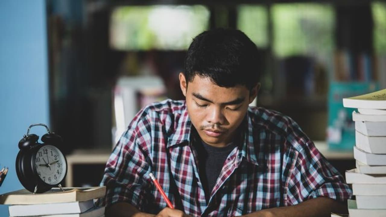 How To Be Topper How to study like a topper | How To Study Like A Topper Iwh | MyNation