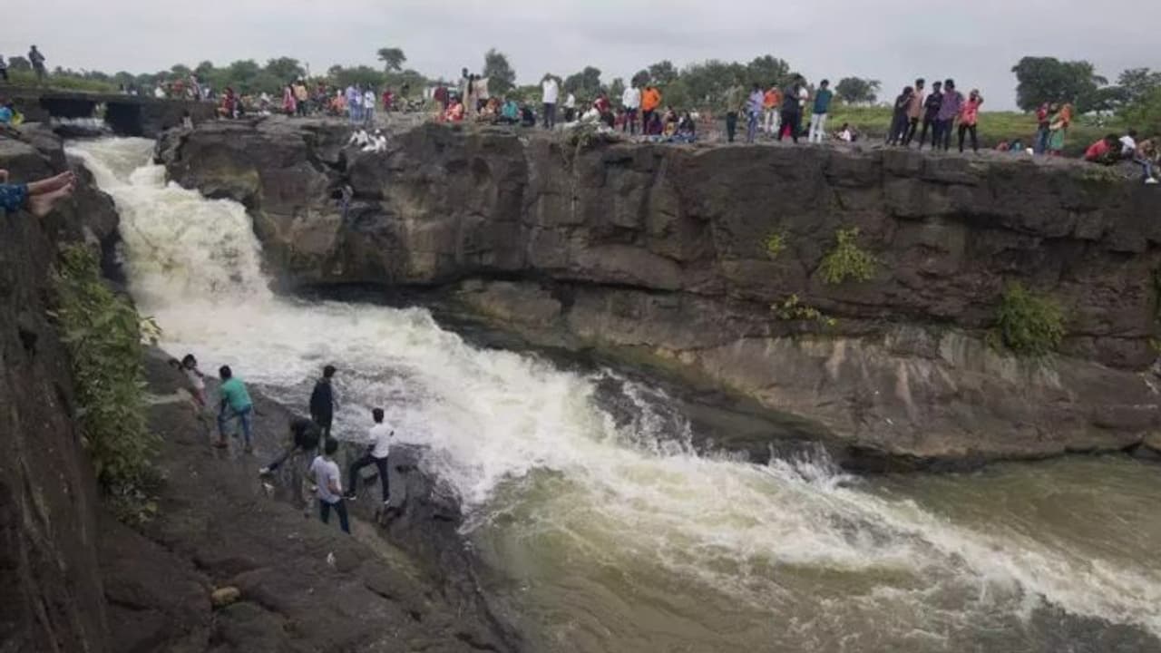 बारिश में जा रहे हैं पहाड़ियों पर घूमने तो इन 6 बातों का रखें ध्यान