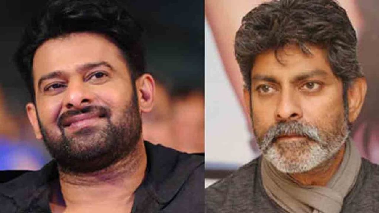 కల్కి సక్సెస్.. ప్రభాస్ కి చీర్స్... పబ్లిక్ గా మందు కొట్టేస్తున్నారే ...