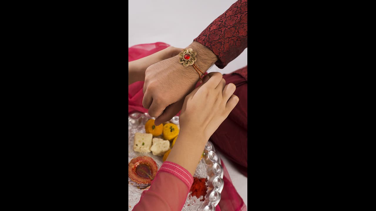 Black color Rakhi ಕಟ್ಟಬಹುದಾ Raksha Bandhan 2024 Dayದಂದು ಈ mistakeಗಳನ್ನು ...