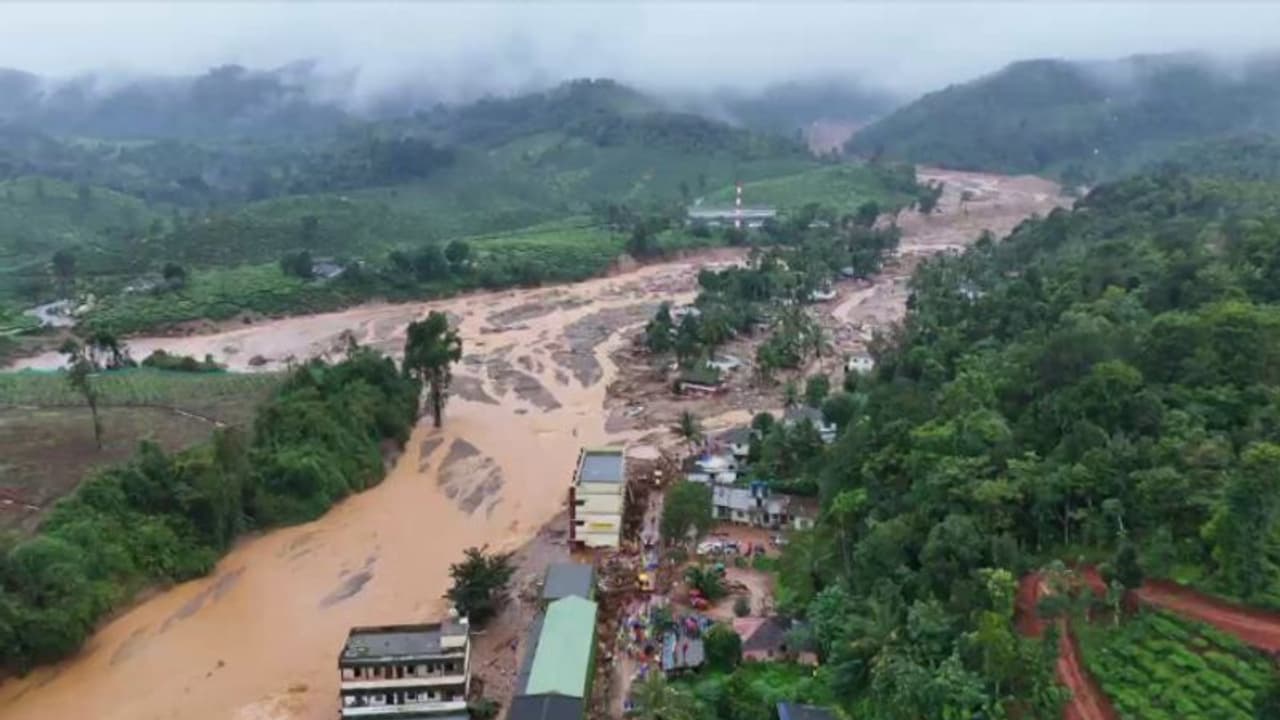 Wayanad Help wayanad landslides:റിവര് ക്രോസിംഗ് ടീമിന്റെ സഹായം തേടി; ഉരുള്പൊട്ടലി ...