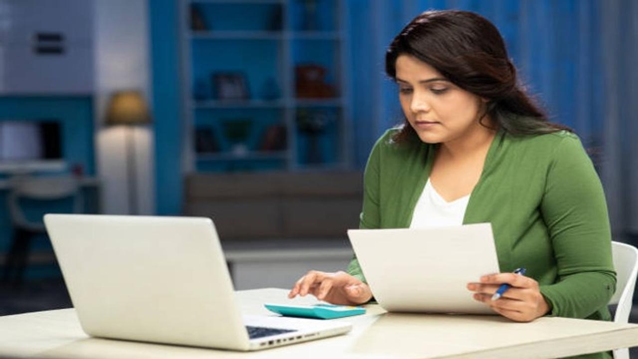 कितने दिनों में आएगा इनकम टैक्स रिफंड? स्टेटस चेक करने का ये है आसान प्रॉसेस