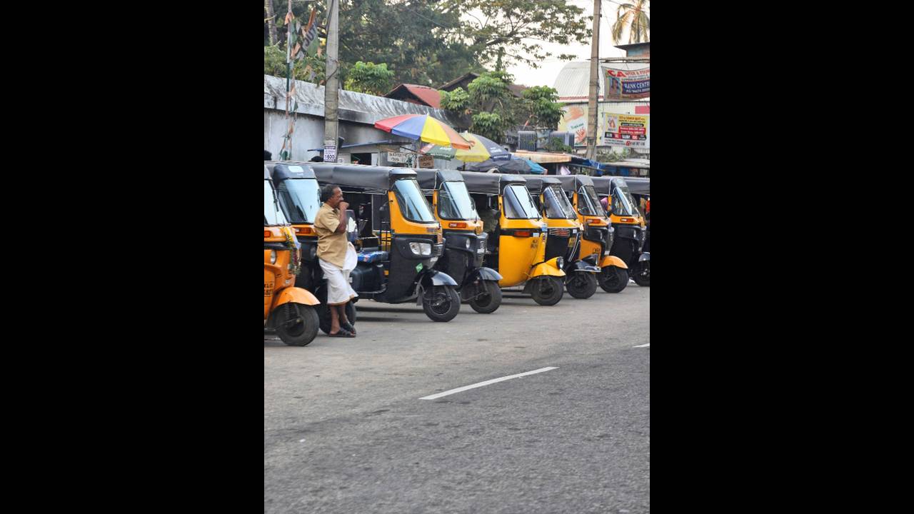Why do auto-rickshaws have 3 wheels? The engineering behind it