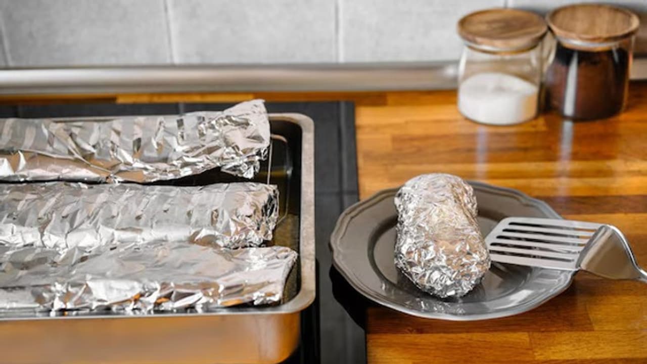 Aluminium foil: Why you should stop using it and what to replace it with